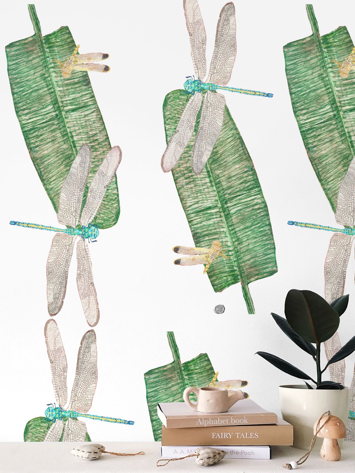 Dragonflies and Banana Leaves on Blanc Wallpaper