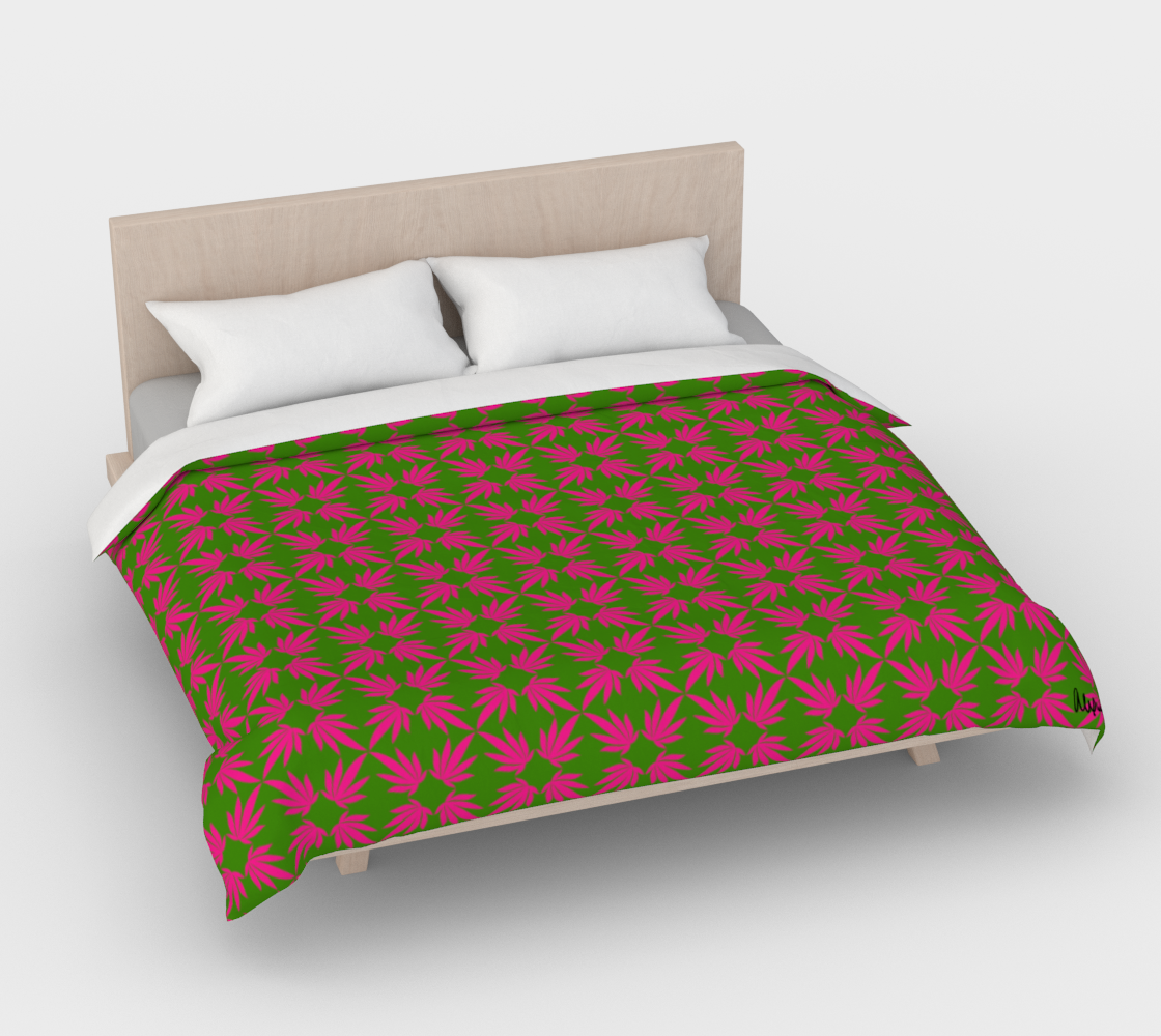 Emerald and Neo Pink Quatrefoil Duvet Cover